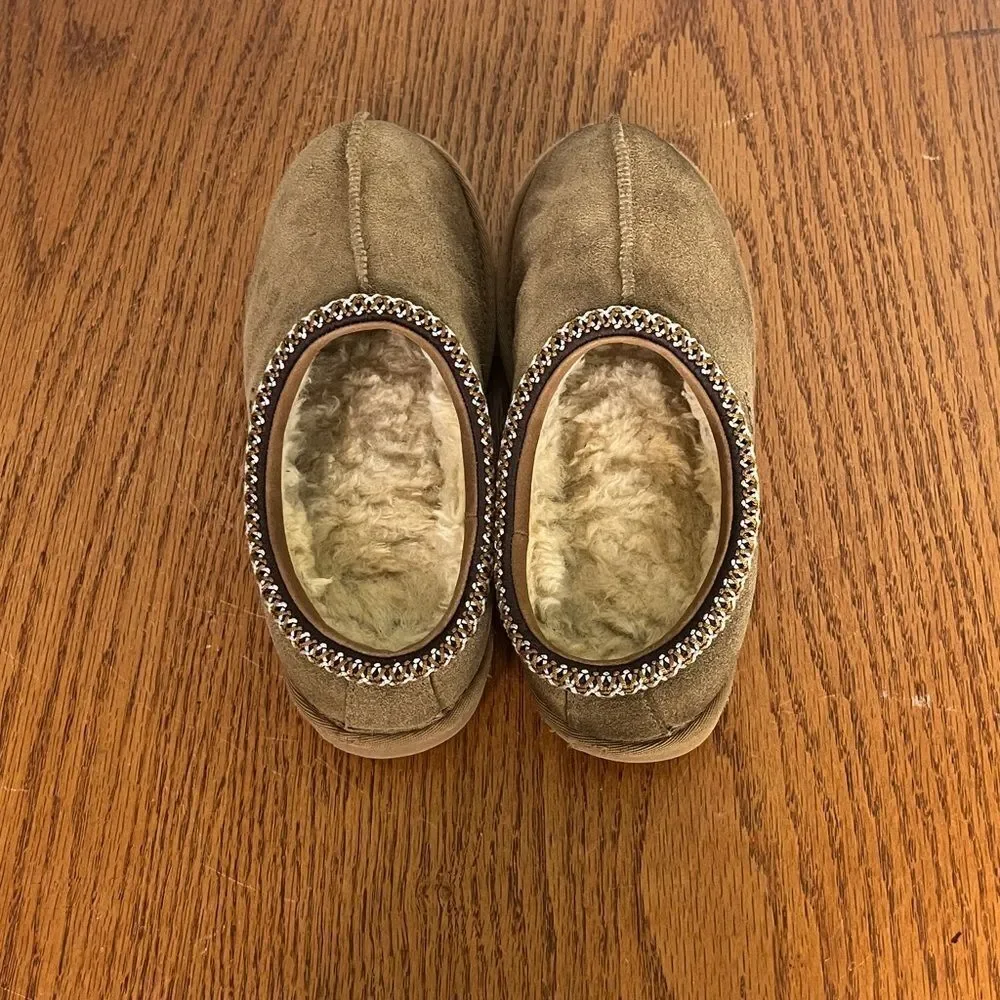 Ugg Tasman Tan slip-on indoor/outdoor Clog Kids Size 6